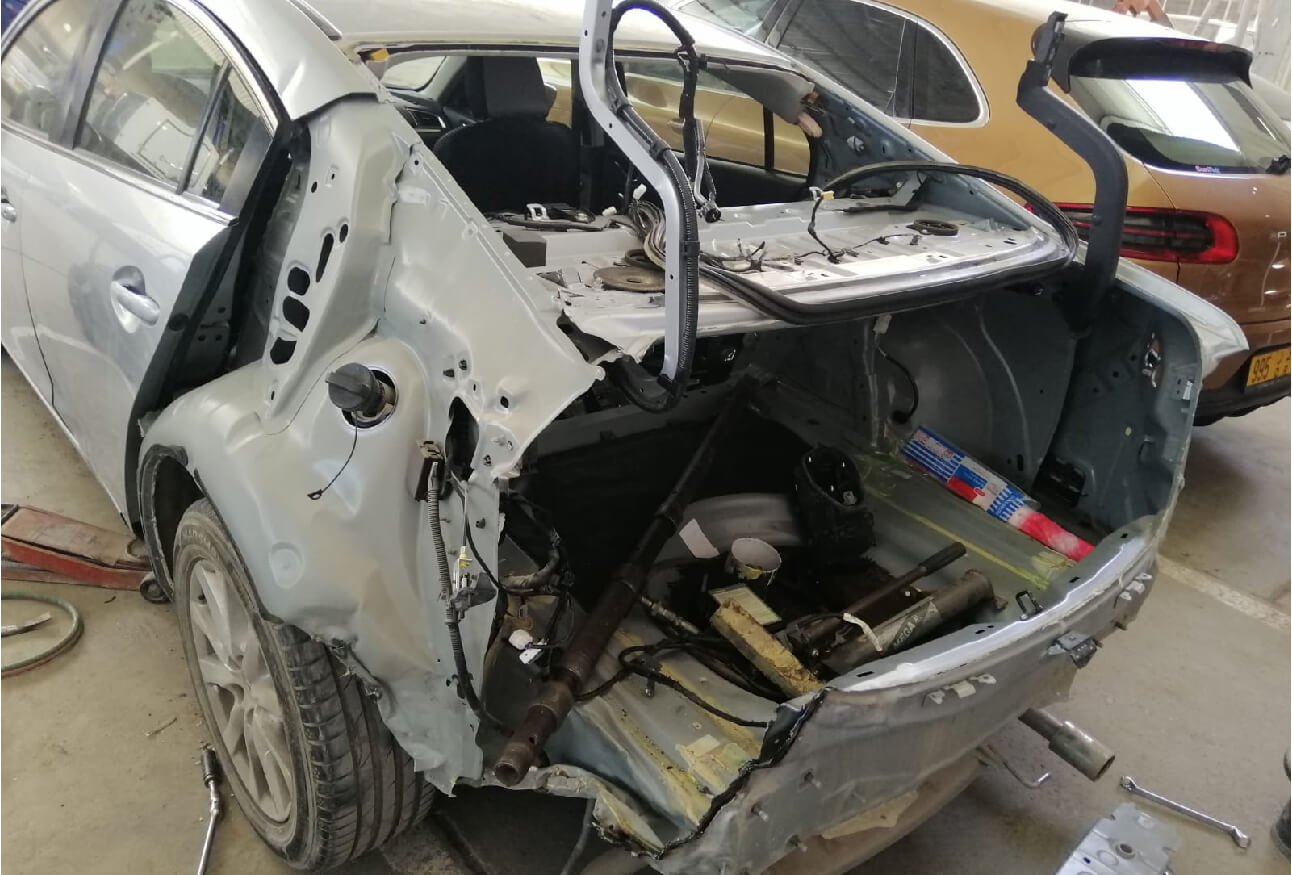 Car service center in Muscat