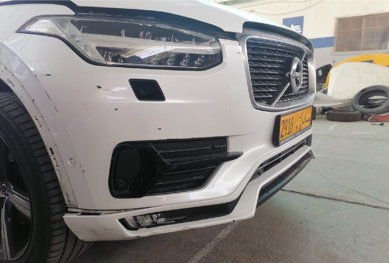 Car body repair shop in Muscat